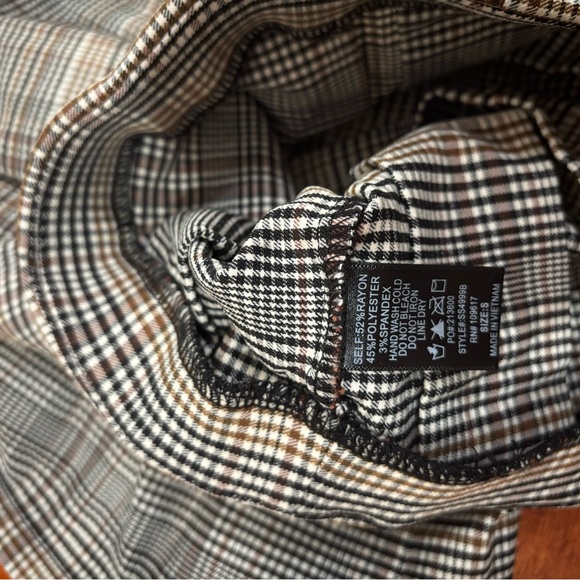 Shinestar Black and White Plaid Pleated Skirt Size Small - Picture 7 of 7